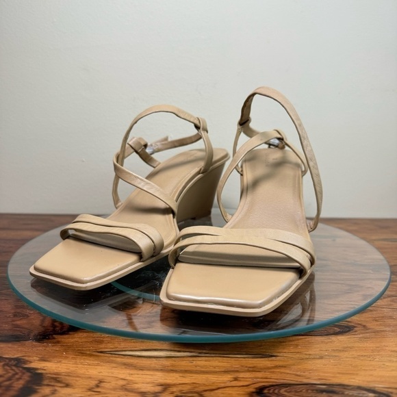 Caslon Paola Wedge Sandal in tan size 8.5 - Picture 5 of 14